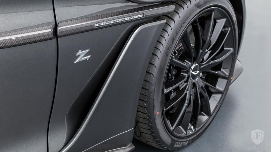 Детали экстерьера Aston Martin Vanquish Zagato Speedster 2018 года  (WW) (фото 17 из 28)